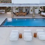 Oneiro 4bdr In Sirocco Villa *