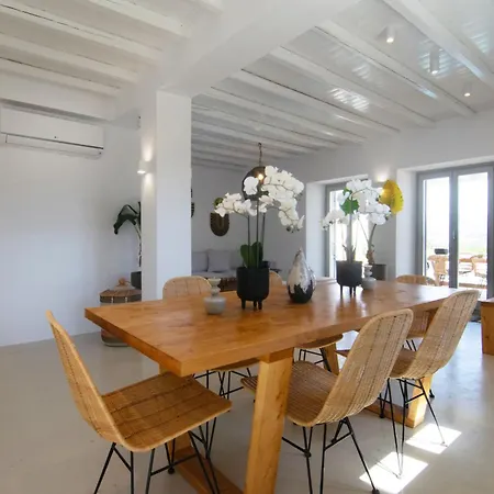 Oneiro 4bdr In Sirocco Villa