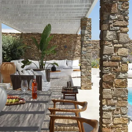 Oneiro 4bdr In Sirocco Villa *