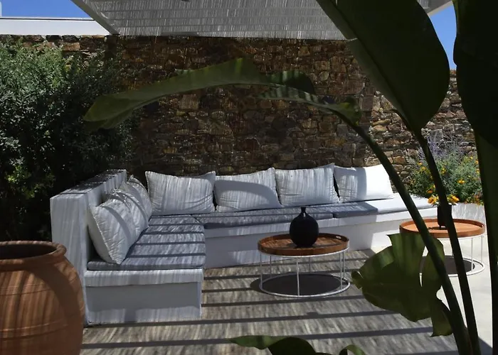 Oneiro 4bdr In Sirocco Villa *